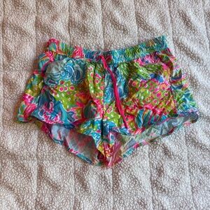 EUC Lilly Pulitzer Run Around Shorts in Lovers Coral